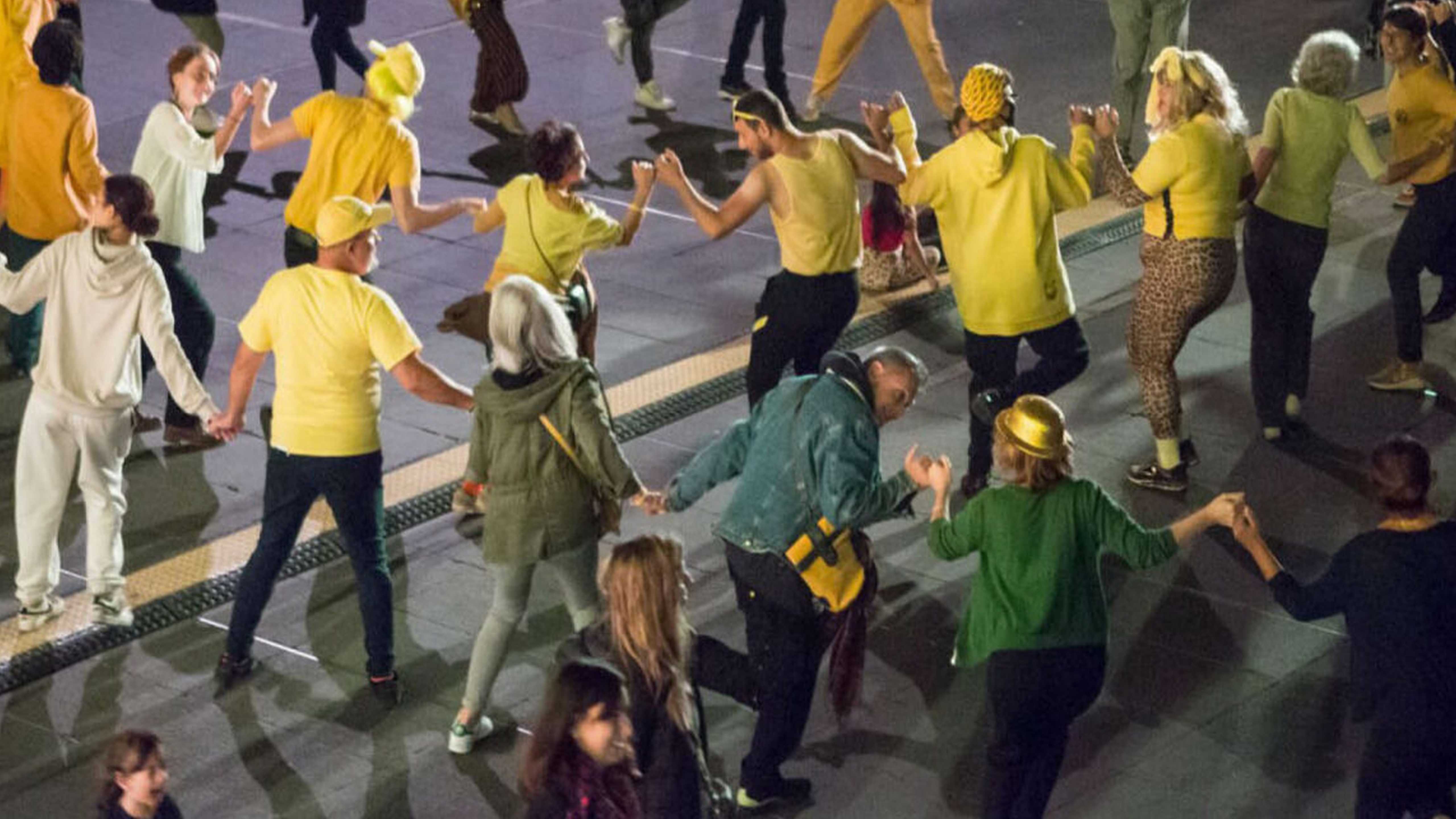 Bordeaux : "Yellow Party" de Mickaël Phelippeau, soirée d'avant travaux de la Manufacture CDCN