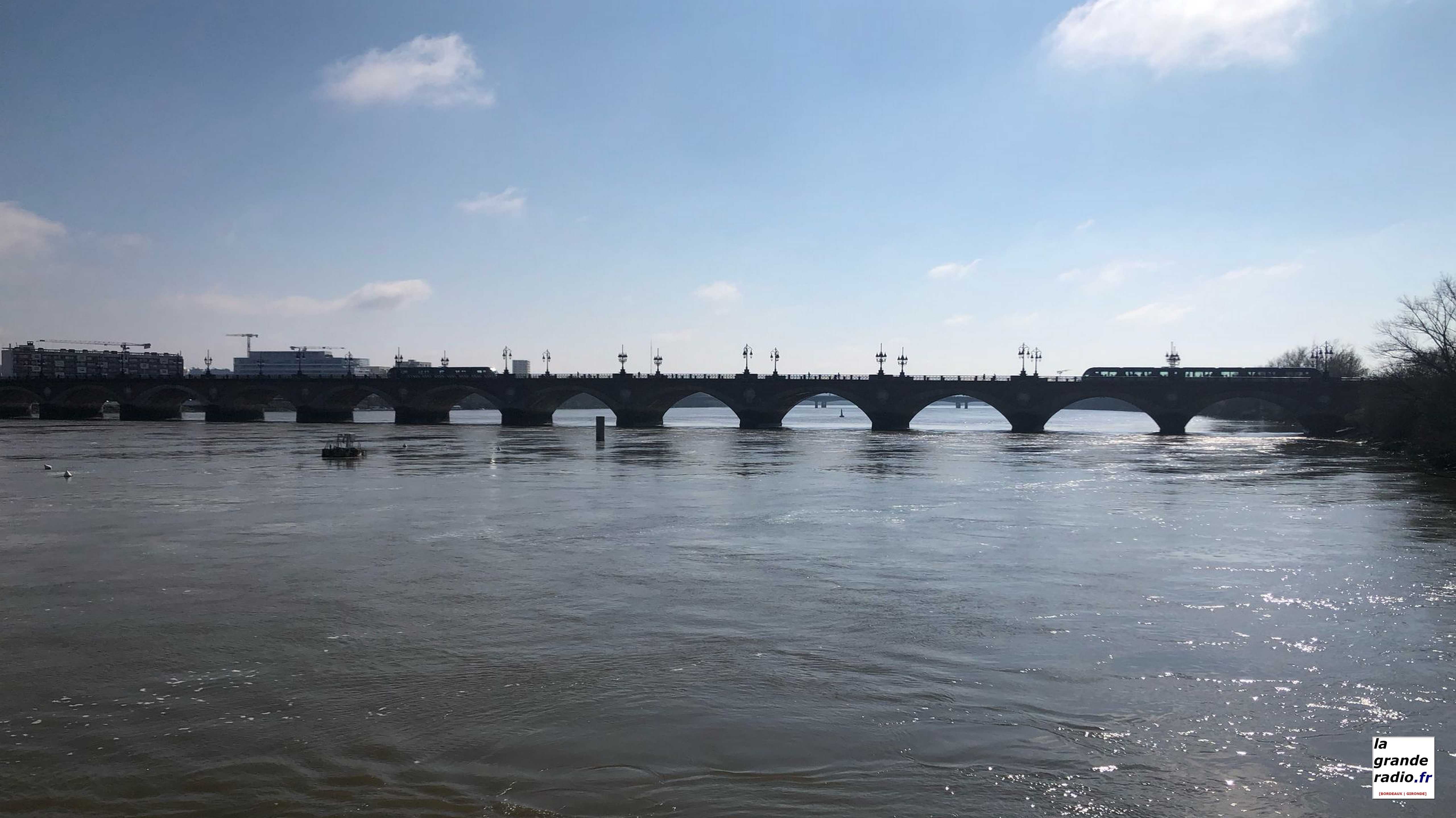 "Traverse", l'invitation au voyage sur les deux fleuves de la métropole de Bordeaux