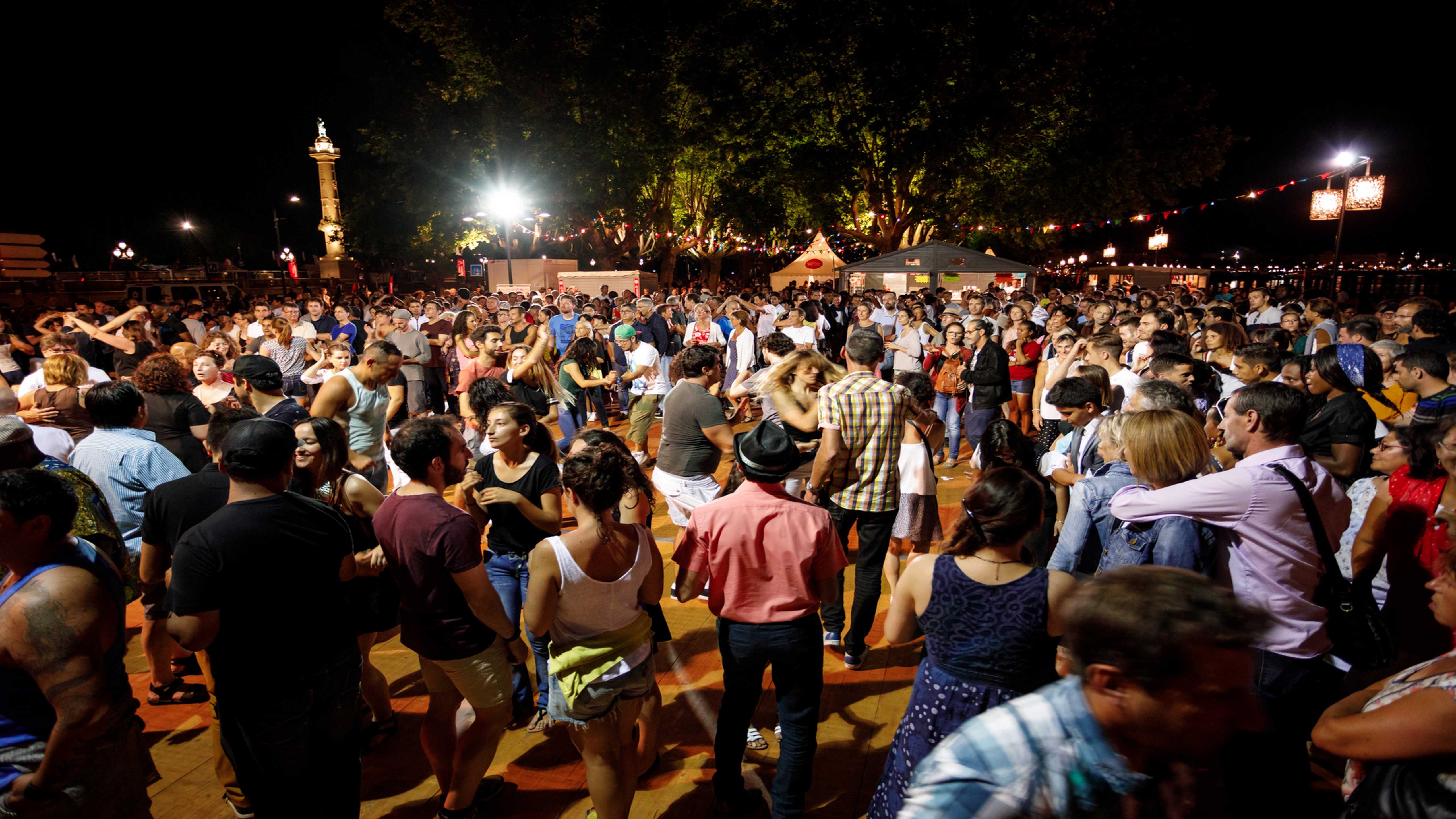Dansons sur les quais à Bordeaux : danser, s’évader et partager la fête